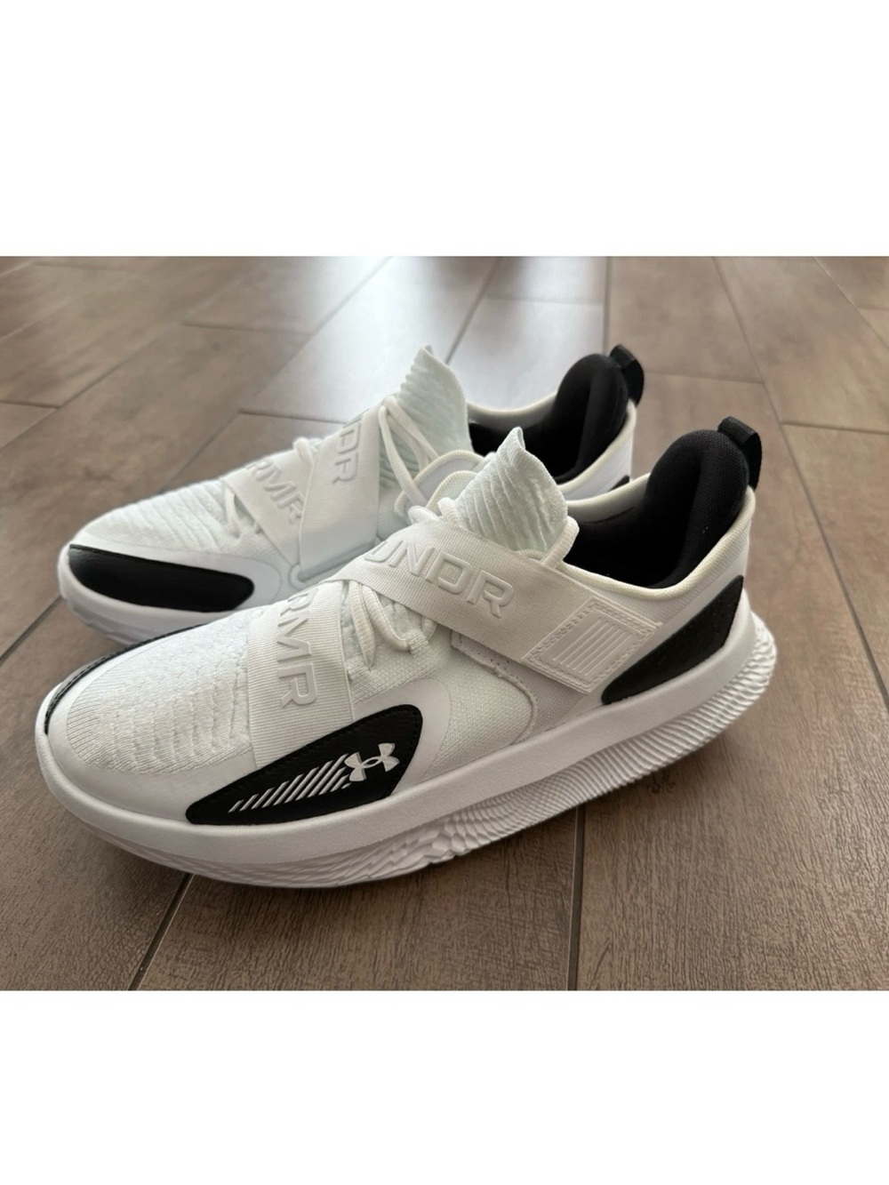 Under Armour UA Flow FUTR X 4 'White Black 3027639 100 Men's Sz 10.5 - Picture 1 of 6